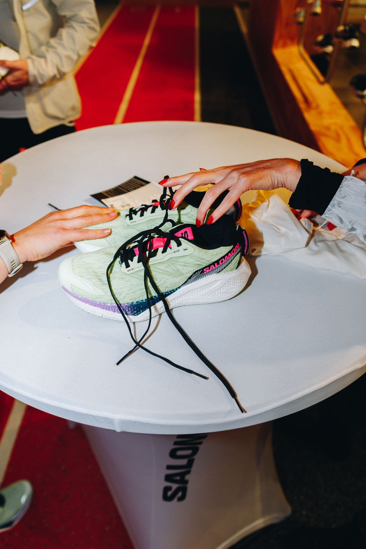 Salomon hardloopschoenen tijdens New Glory X DailyRun en Salomon